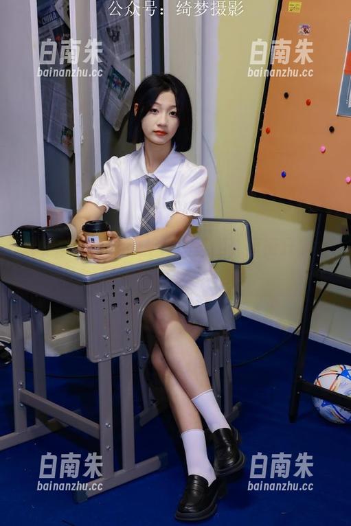 绮梦摄影 - 让人妒忌的美腿，楠楠只求大家来下载一张美图！-白南朱