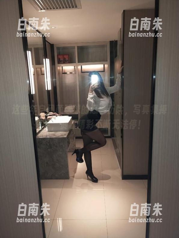 这些年自闭颜球球的忍者历险，写真集捧在手，资源精彩不断无法停！