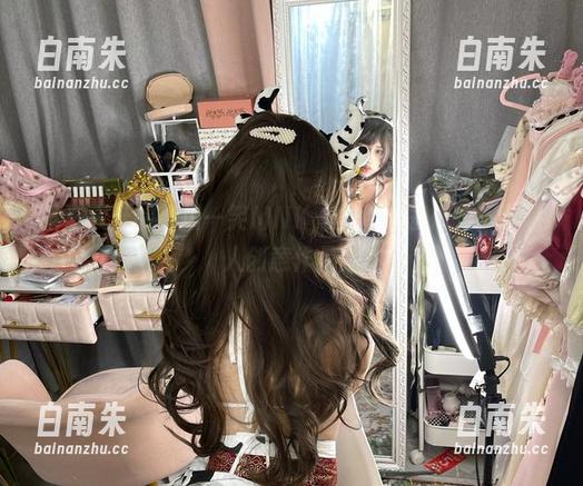 脑洞大开的芊川一笑MNK，免费分享她的一拳超人创意作品！-白南朱