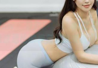 花漾show - 最新！玥儿玥er比基尼挑战，好像这逗比的视角对我来说不够了。