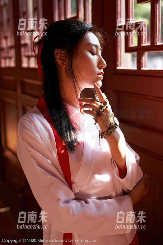 蜜桃社 - 美图不止一点点，冰露的资源油亮得冒光，让人不禁想要进一步探究。-白南朱