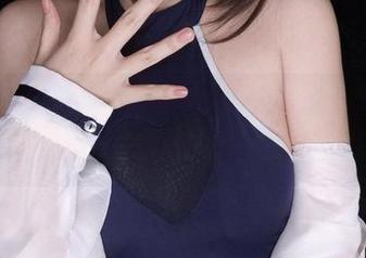 蜜汁猫裘小护士的最新写真，果然又一次刷新认知？