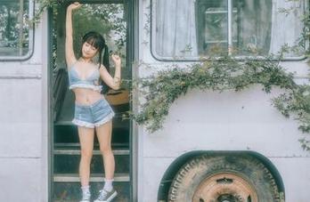 蠢沫沫的泳装美图，来看看泡在水里有多可爱吧！