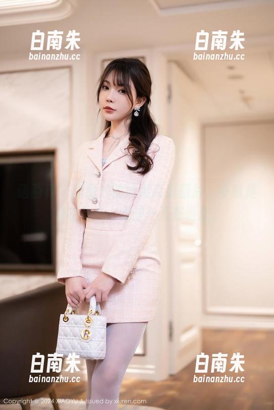 语画界 - 李丽莎的瑜伽高清图片，呼吸是她的特技，我却一直在遐想...-白南朱