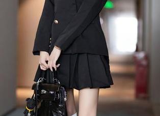 语画界 - 波巧酱的水手服，精选图片毫无保留。不愧是个大胆的玩意！