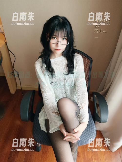 短裤图册：逐月Su的时光隧道，出现了多少个“这是什么”呢-白南朱