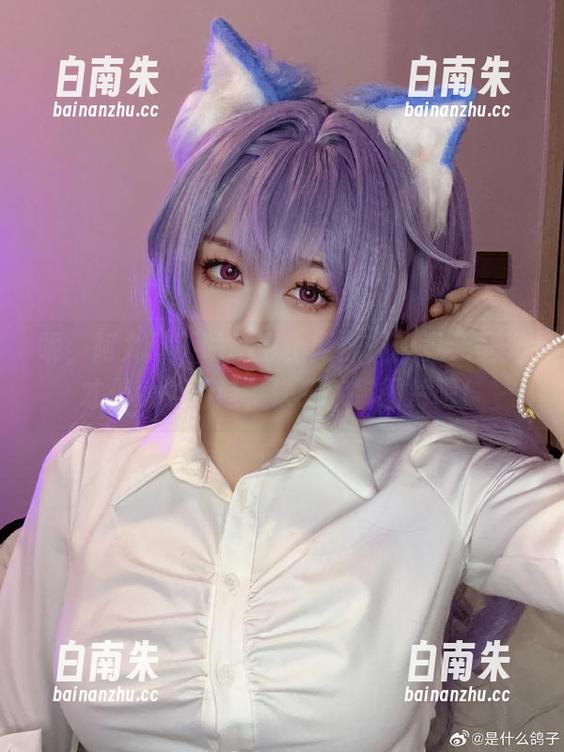 呃，阿九从不咕咕穿上网袜，毕竟无圣光才是大势所趋，快来欣赏图片吧！-白南朱