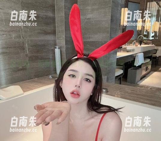 微密圈 - 观看阿色的花嫁，心里默默想，婚纱竟然还能这样穿？-白南朱