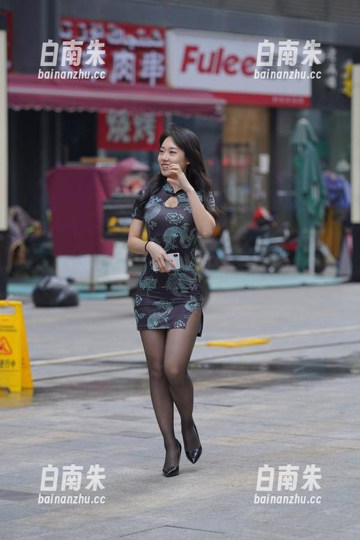 “魔镜街拍”独家合集：粉红牛仔热裤小姐姐，你能不多看几眼吗！-白南朱