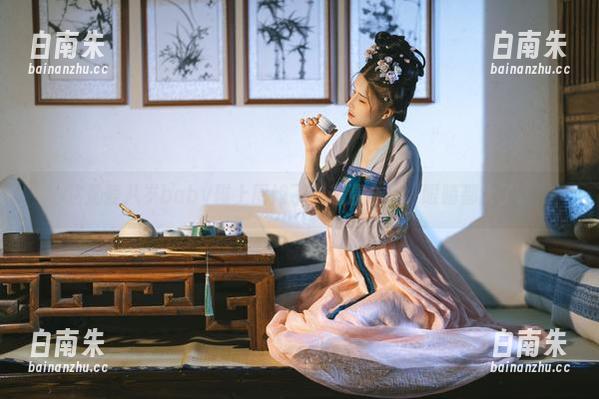 这是鹿八岁baby碰上厨娘了？超清合集，眼睛都大了。-白南朱